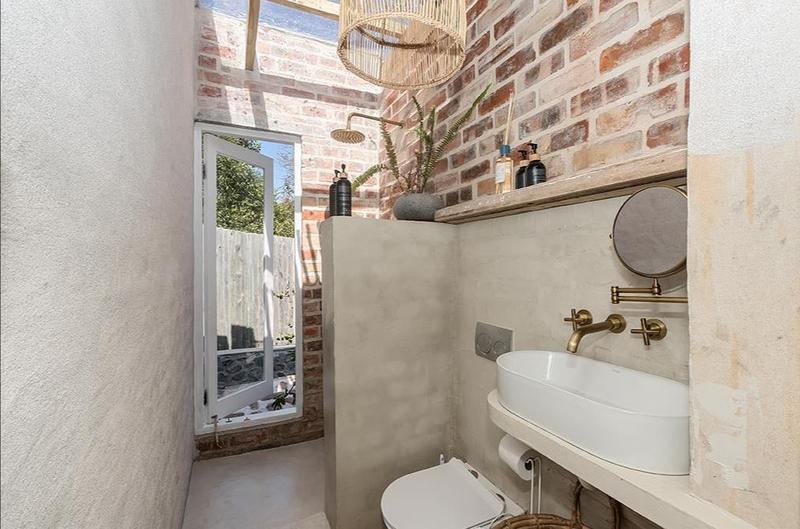 8 Bedroom Property for Sale in Hout Bay Western Cape